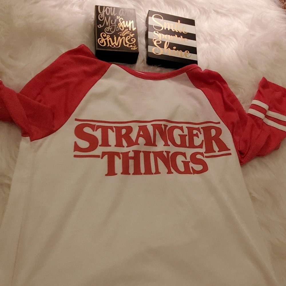 *Netflix* Stranger Things tee